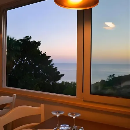 Mareluna - Near The , Family Pet Friendly ! Vakantiehuis Capo Vaticano