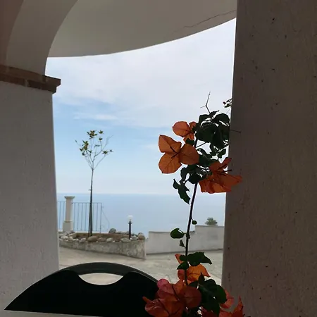 Villa Mareluna - Near The Beach , Family Residence Pet Friendly ! Vakantiehuis